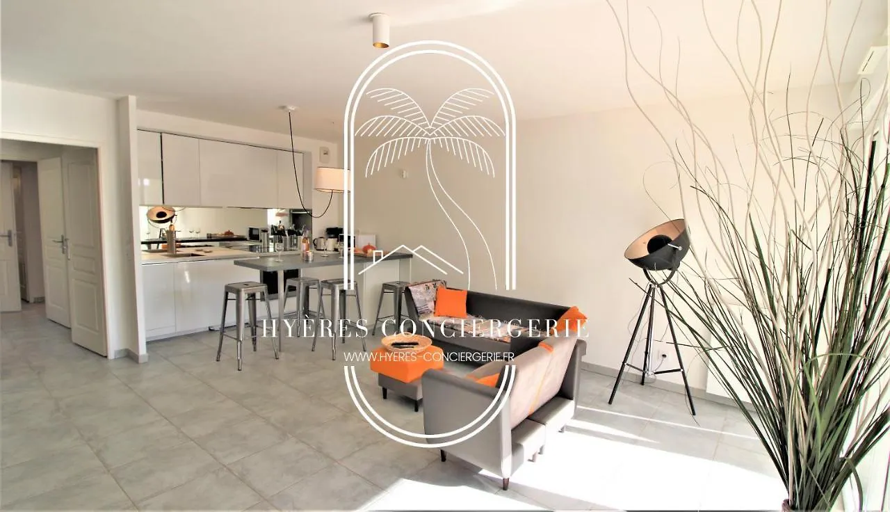 Au bout de la rue la Mer- T3 jardin/piscine PARKING/WIFI Carqueiranne 0*,