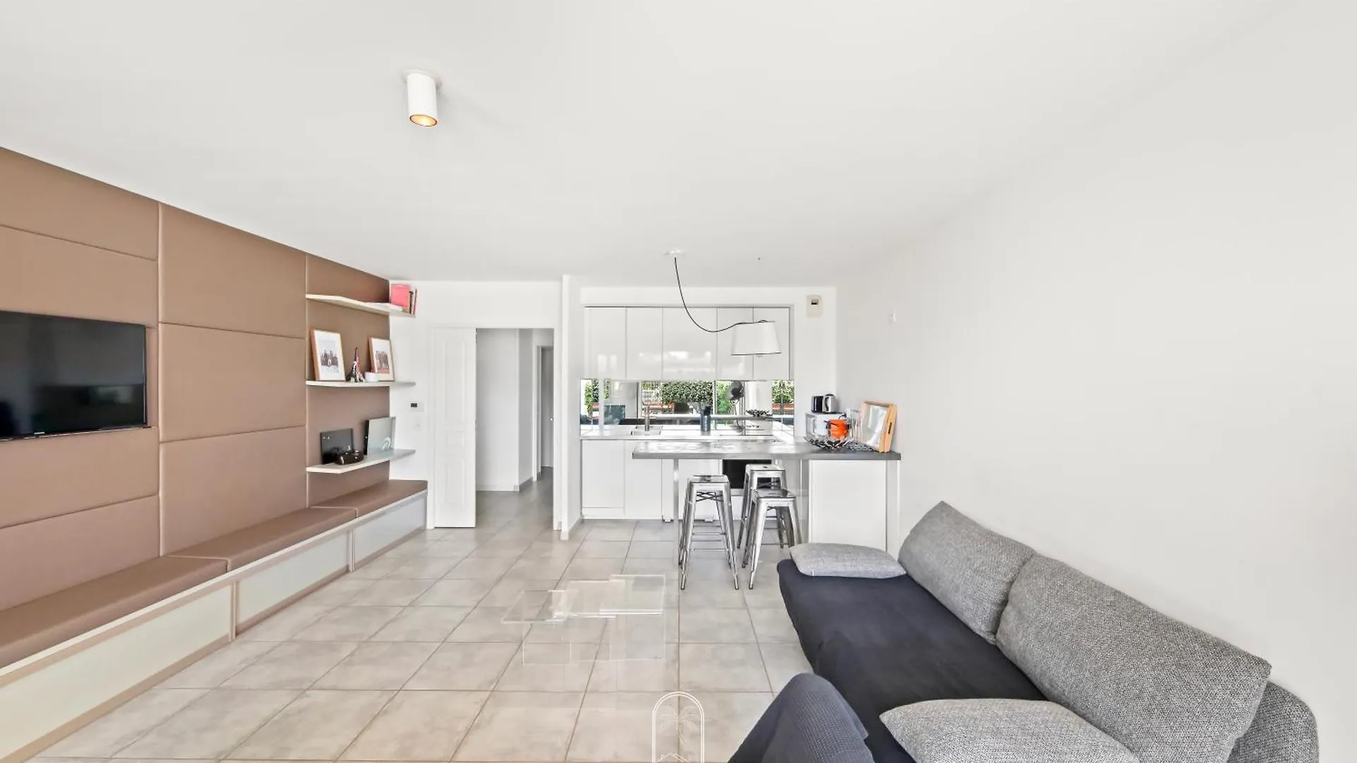 Au bout de la rue la Mer- T3 jardin/piscine PARKING/WIFI Carqueiranne 0*,
