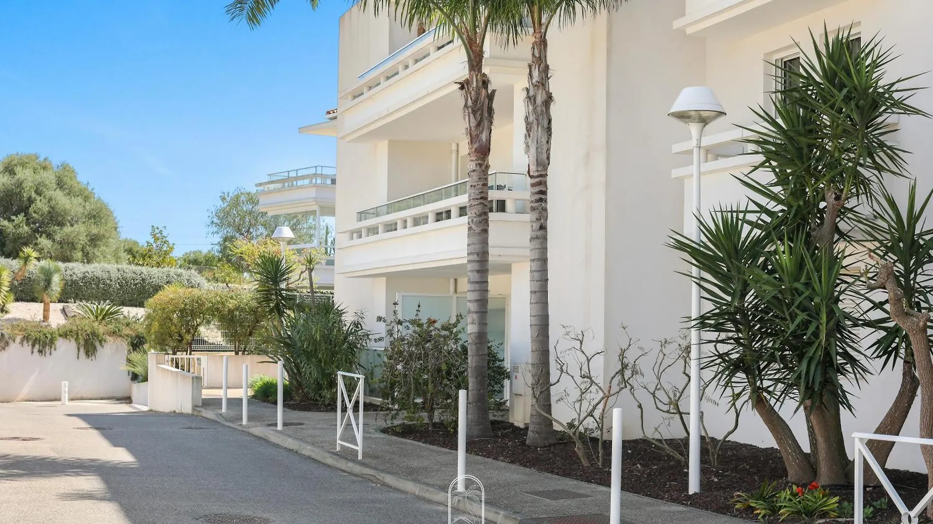 Au bout de la rue la Mer- T3 jardin/piscine PARKING/WIFI Carqueiranne